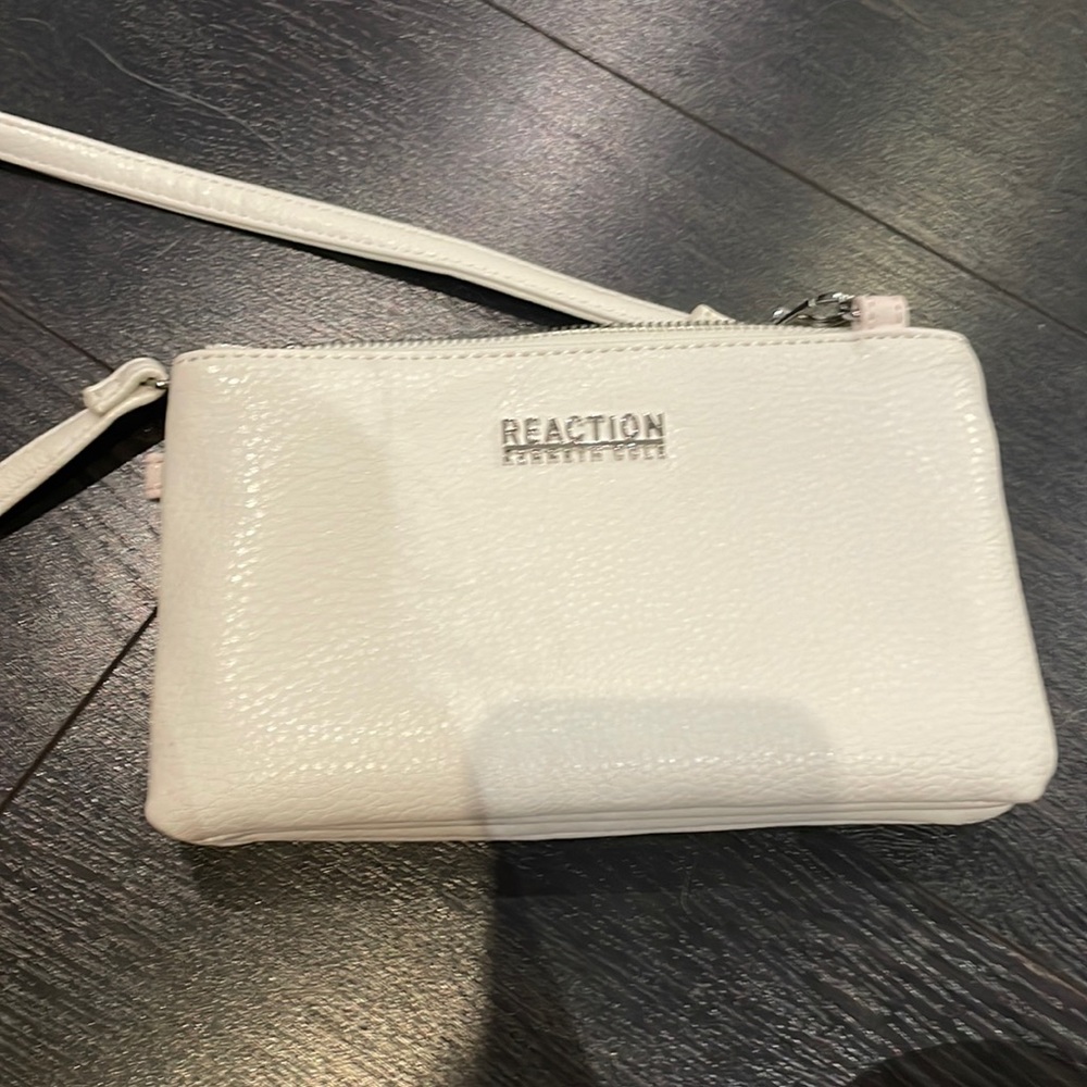Reaction Kenneth Cole white purse